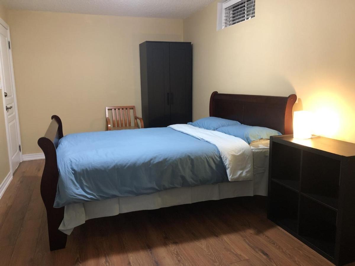 Spacious 2 Bedroom Guest Suite 토론토 외부 사진