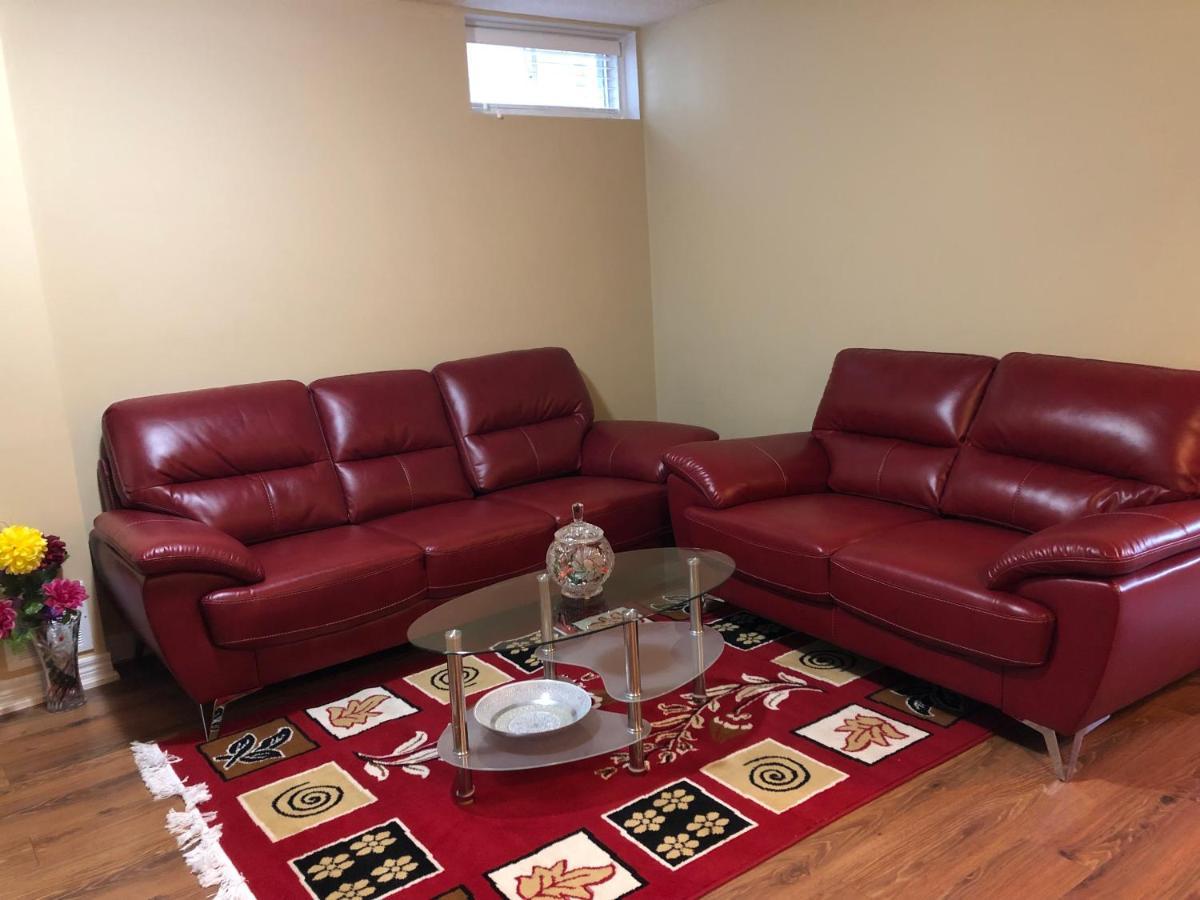 Spacious 2 Bedroom Guest Suite 토론토 외부 사진