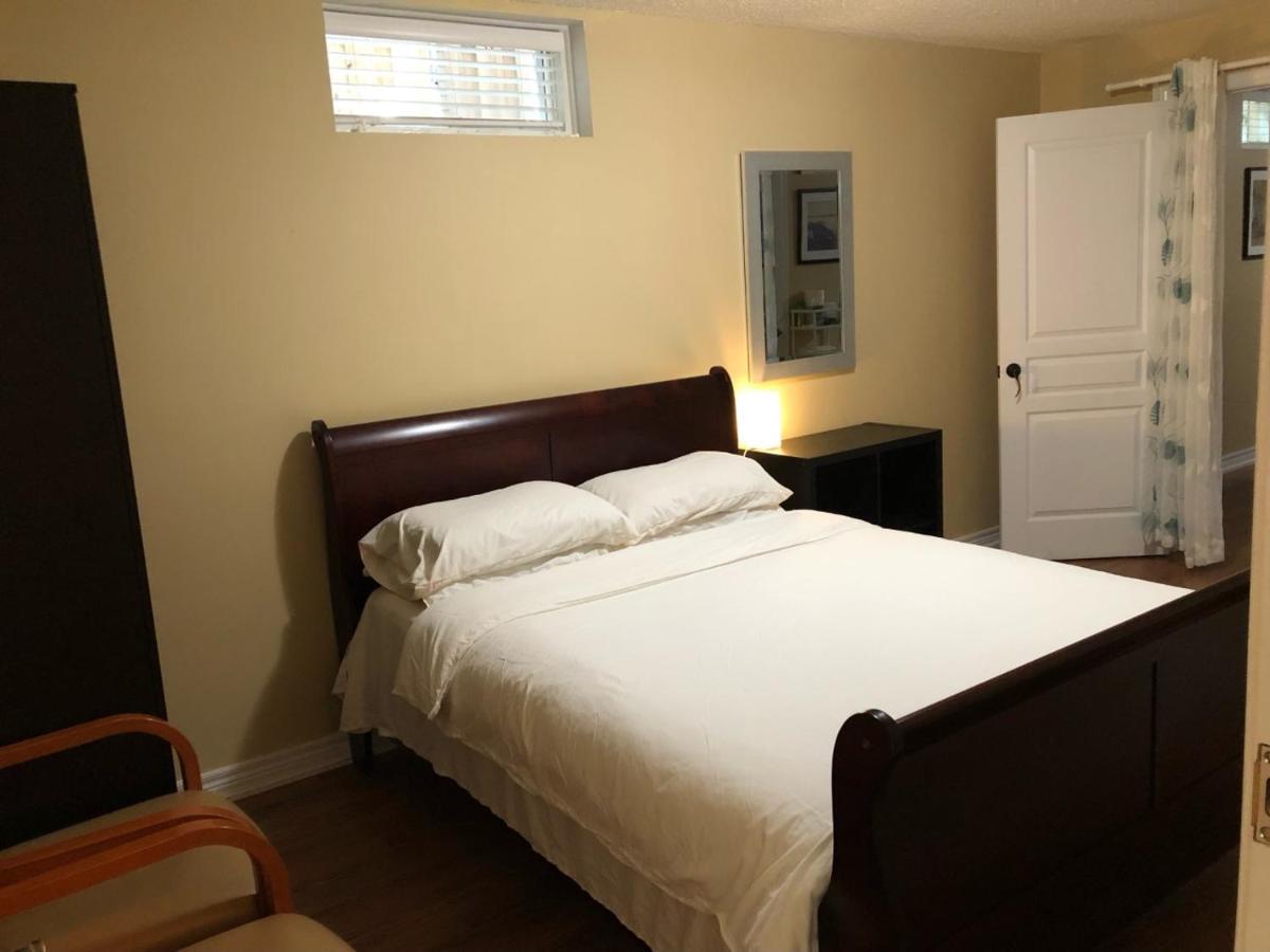 Spacious 2 Bedroom Guest Suite 토론토 외부 사진