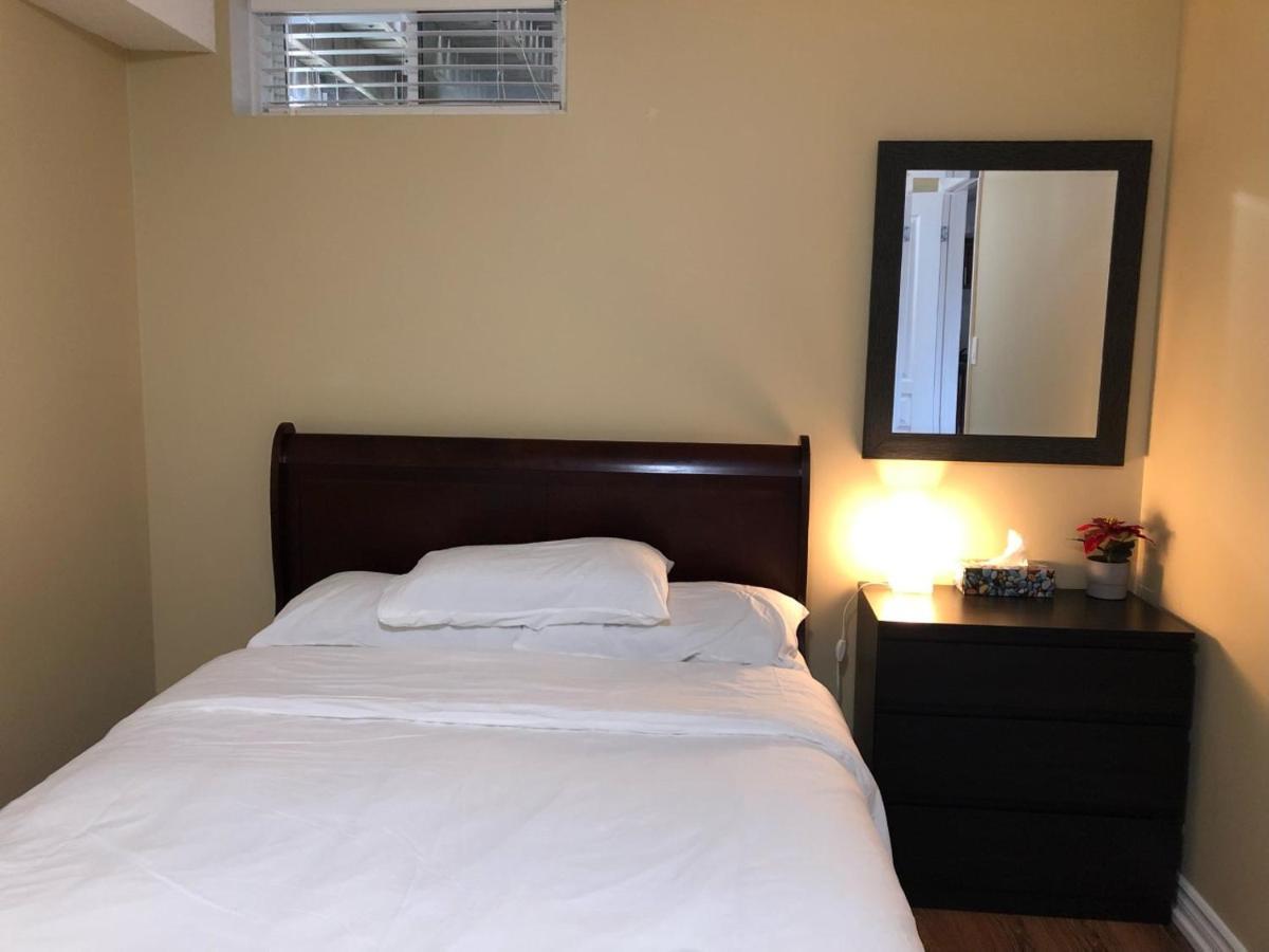 Spacious 2 Bedroom Guest Suite 토론토 외부 사진