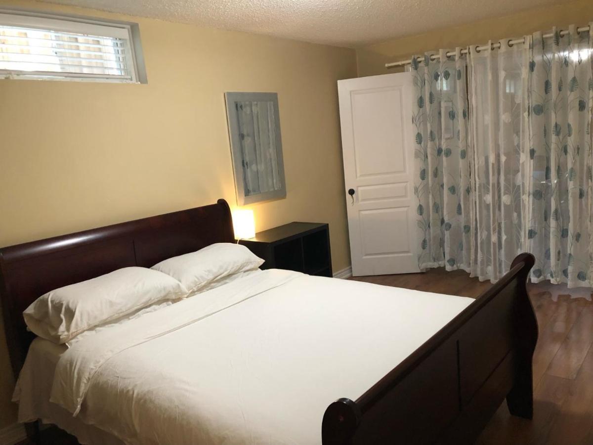 Spacious 2 Bedroom Guest Suite 토론토 외부 사진